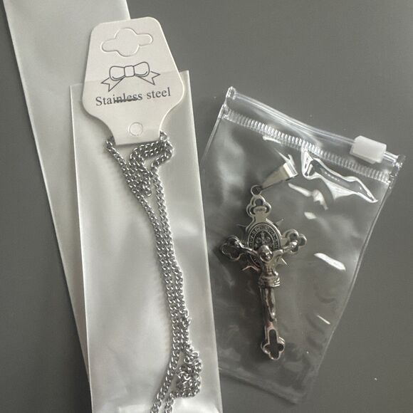 Stainless Steel Saint St. Benedict Crucifix Cross Pendants Necklace INRI Chain - Picture 6 of 6